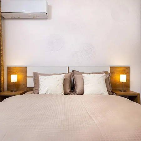 The Modern Wood By Flat Mаnager 公寓 *